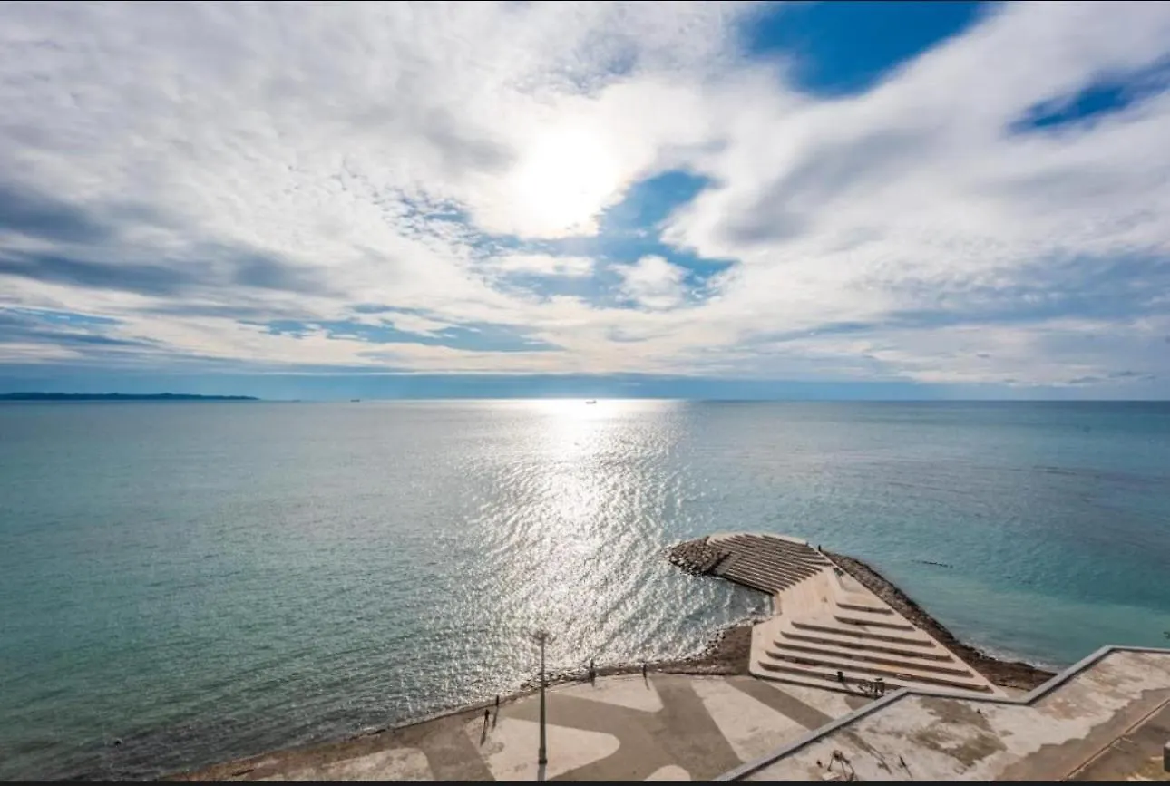 شقة The Seafront Loft Durres Sea View